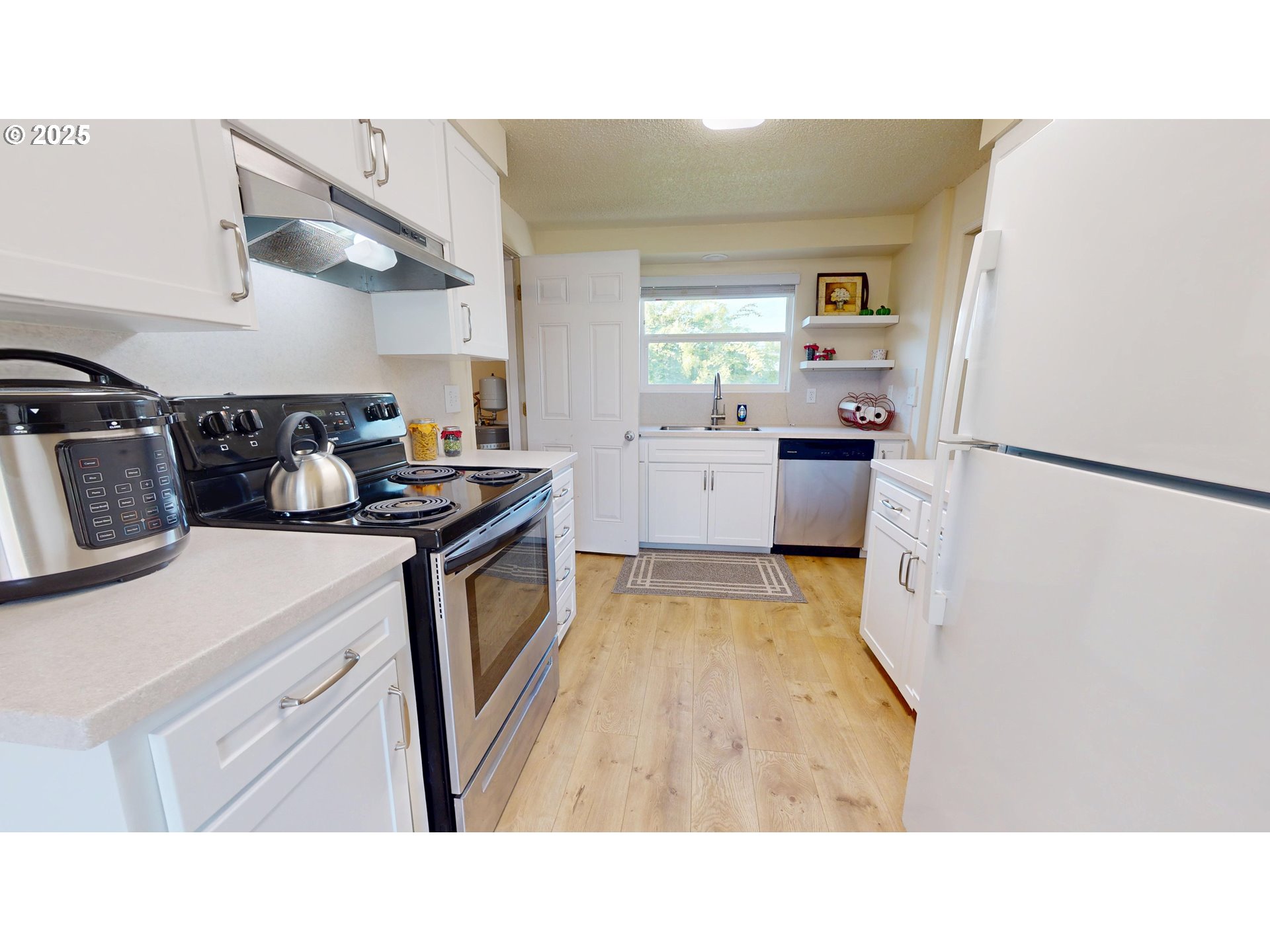 143 V Street Springfield, OR 97477 - Photo 8 of 30