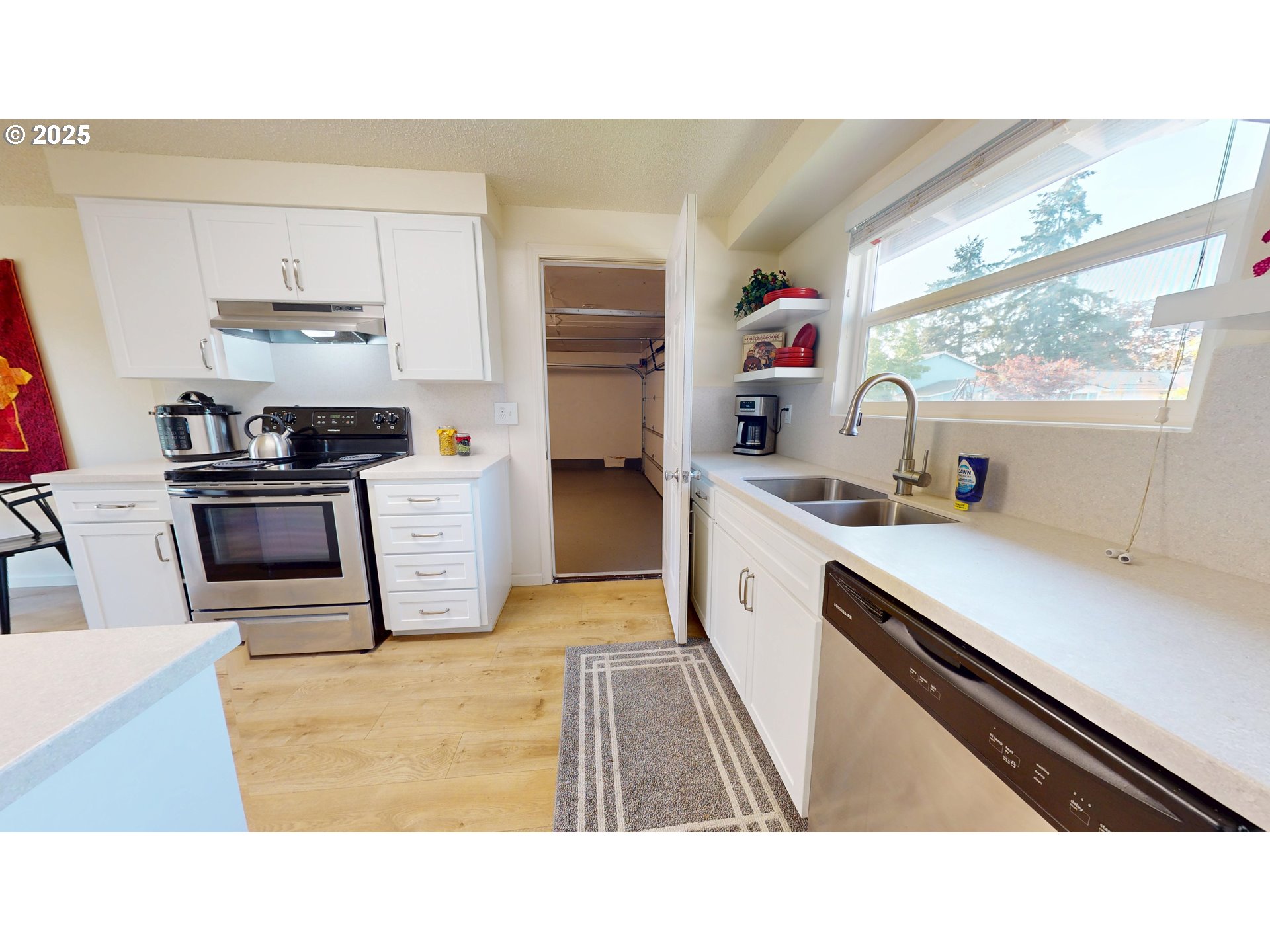 143 V Street Springfield, OR 97477 - Photo 9 of 30
