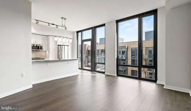 $2,471 | 8300 Wisconsin Avenue, Unit 1B1809, Bethesda, MD 20814