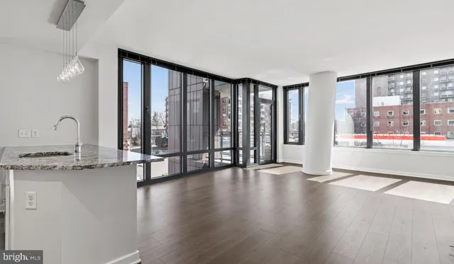 $2,471 | 8300 Wisconsin Avenue, Unit 1B1809, Bethesda, MD 20814