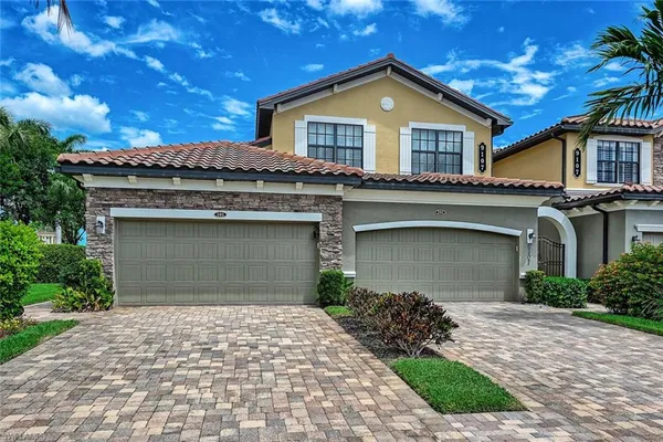 $3,500 | 9107 Napoli Court, Unit 201, Naples, FL 34113