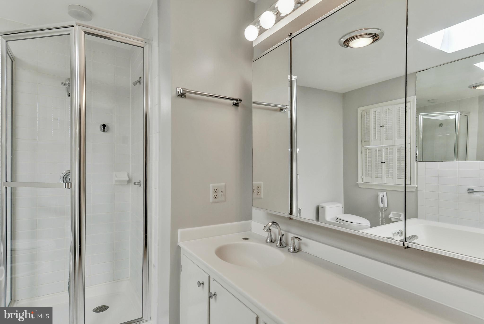 9502 Clement Road Silver Spring, MD 20910 - Photo 16 of 30 Bath (Master)