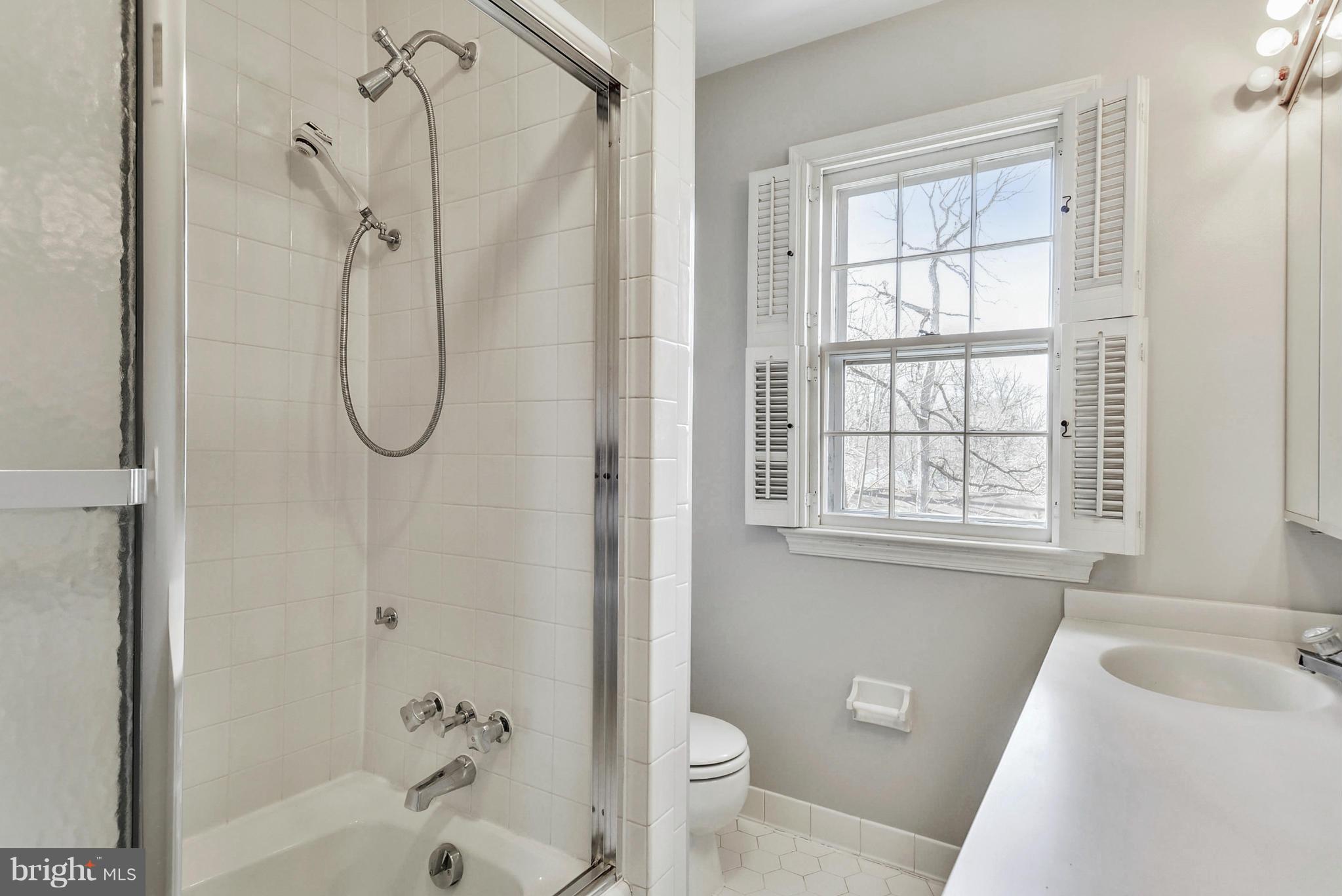 9502 Clement Road Silver Spring, MD 20910 - Photo 22 of 30 Bath