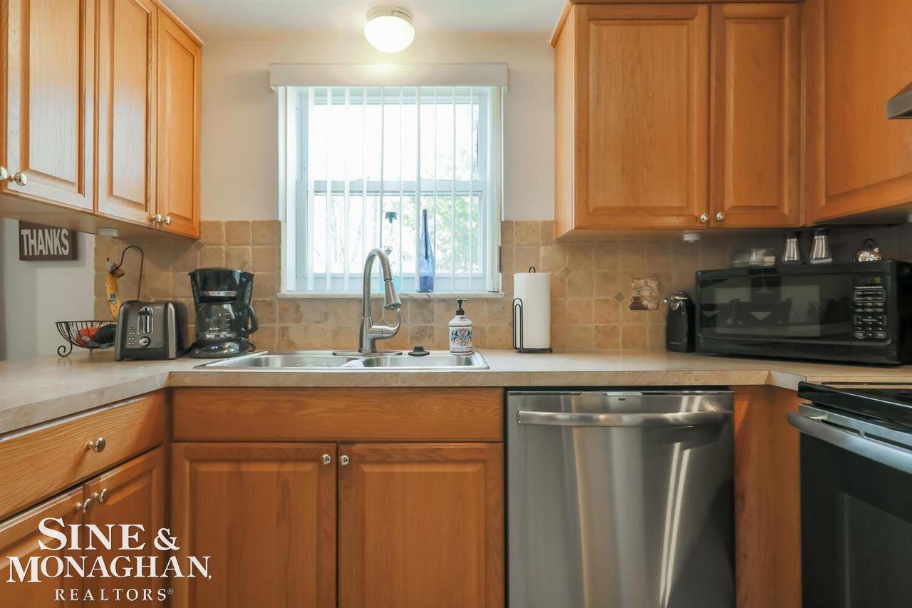 20720 Meier Road St. Clair Shores, MI 48081 - Photo 12 of 28