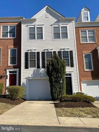 $2,900 | 2161 Oberlin Drive, Unit 132A, Woodbridge, VA 22191
