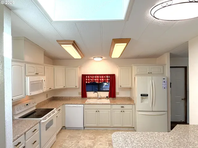 $189,500 | 16063 Driftwood Lane, Unit 14, Brookings, OR 97415