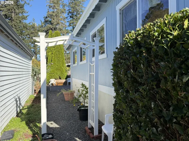 $189,500 | 16063 Driftwood Lane, Unit 14, Brookings, OR 97415