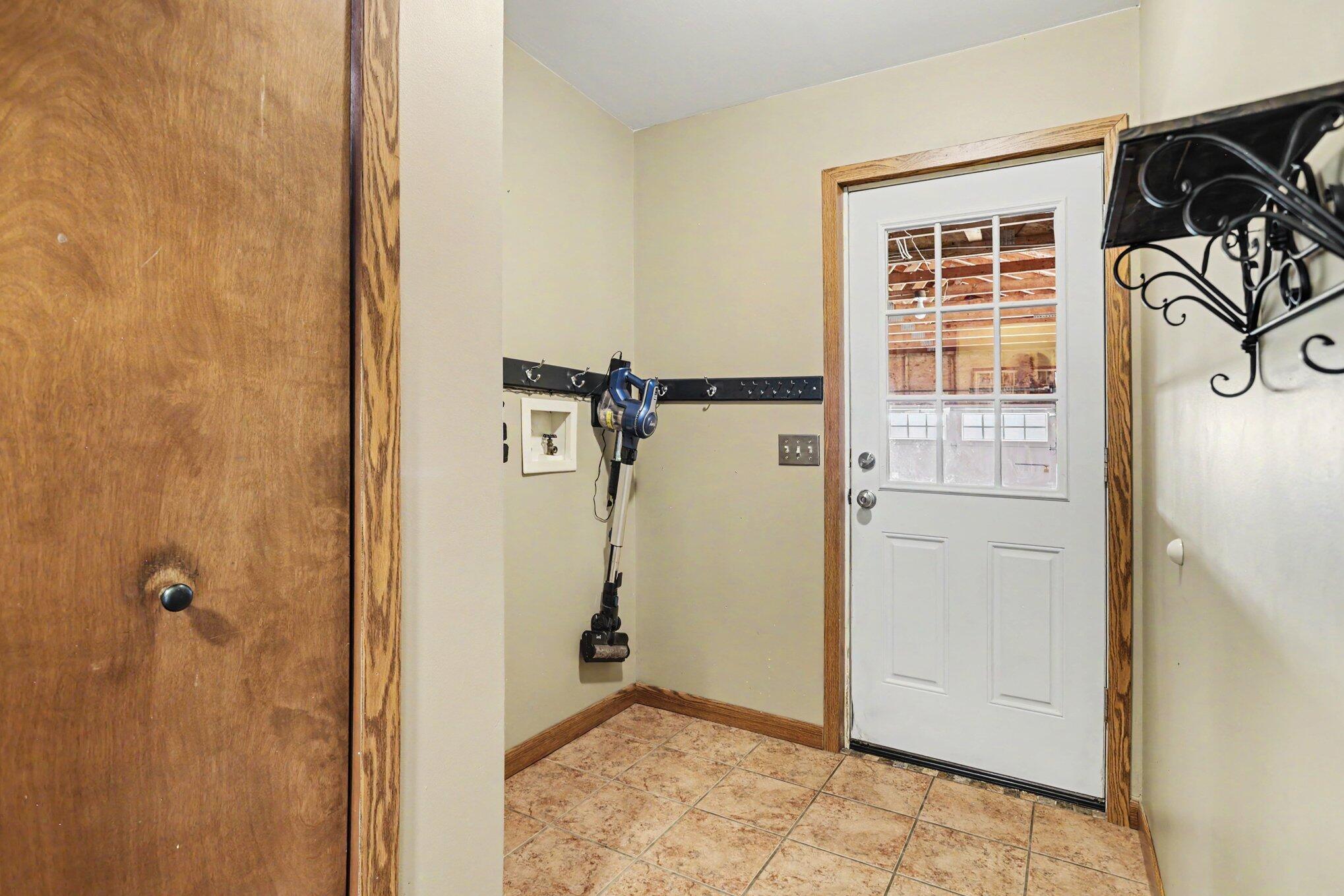 20221 Partello Road Marshall, MI 49068 - Photo 12 of 36 013_file_5004