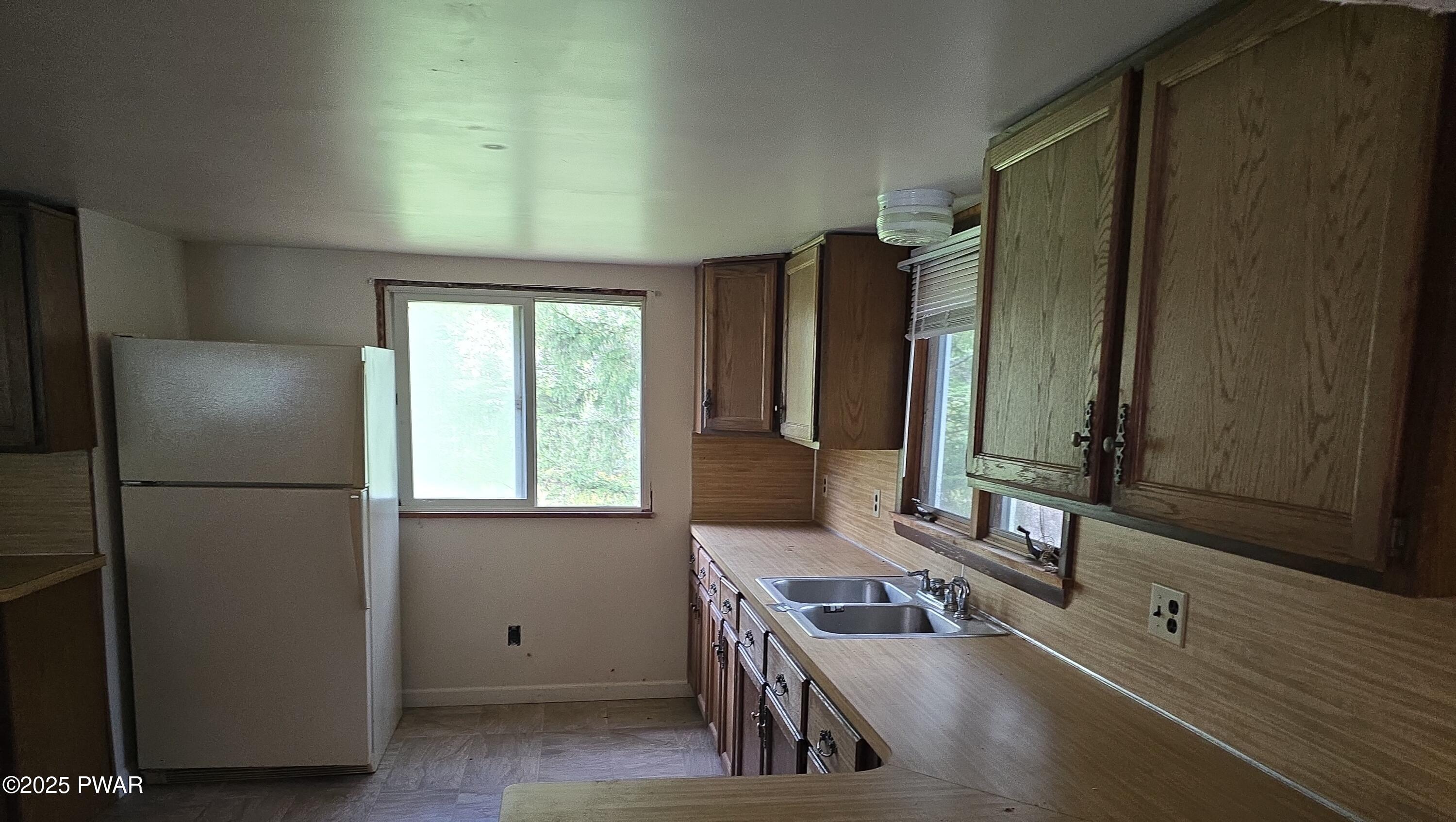 379 Roemerville Road Greentown, PA 18426 - Photo 8 of 17 TimePhoto_20250913_153125