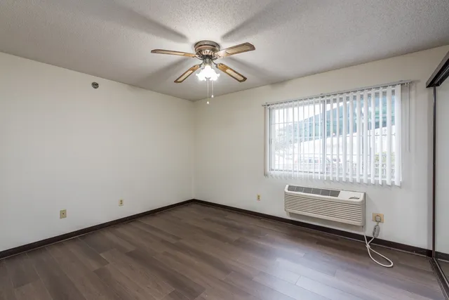 $1,200 | 3305 Sunset Avenue, Unit 109, Waukegan, IL 60087