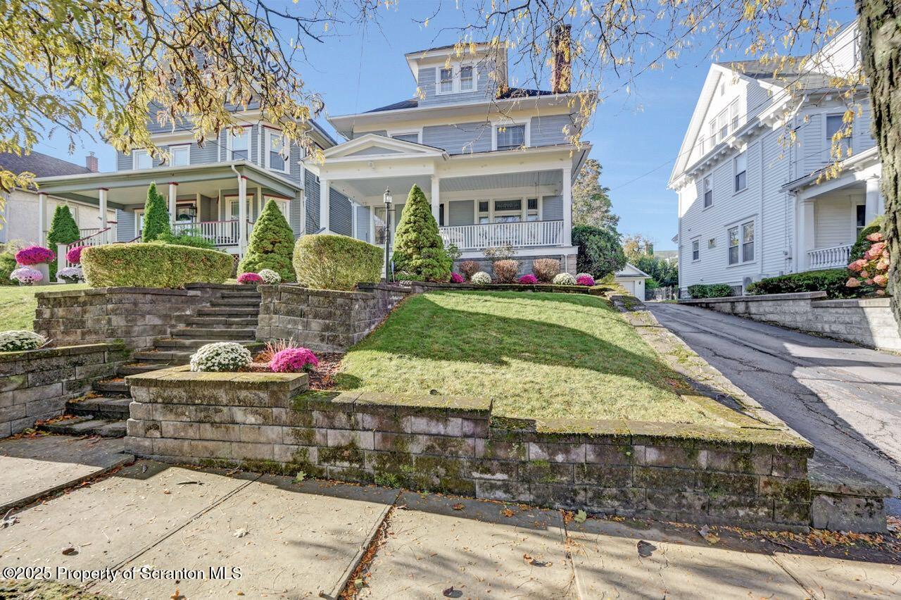 1118 Columbia Street Scranton, PA 18509 - Photo 4 of 92 1118 Columbia St 03 Large