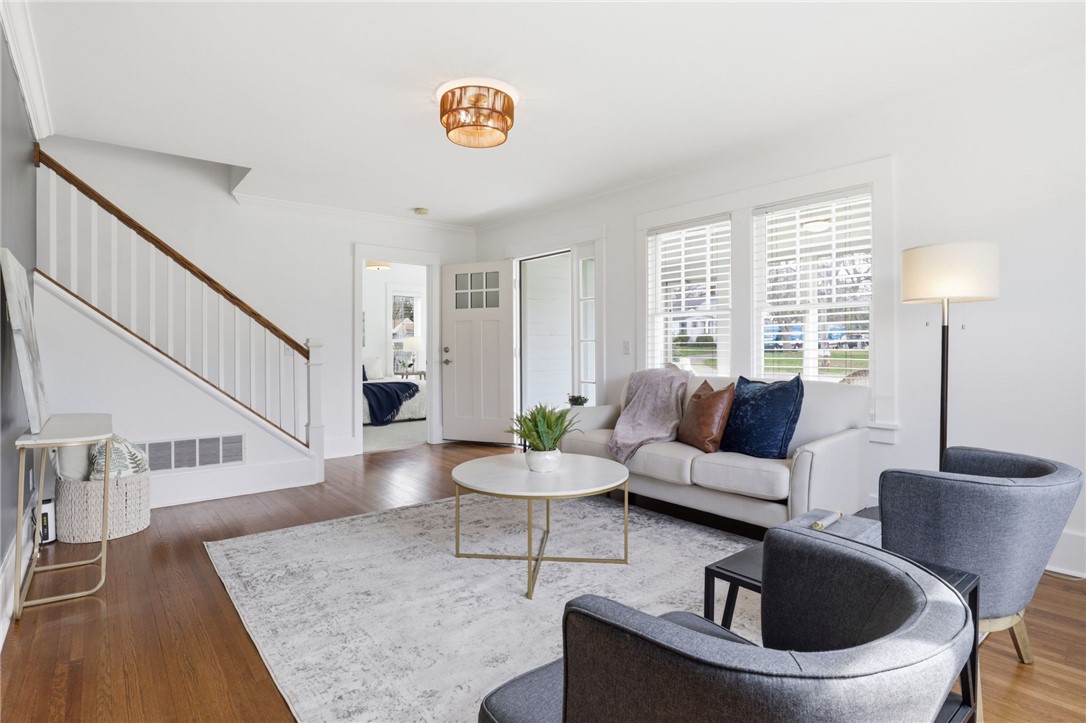 105 Hogan Road Perinton, NY 14450 - Photo 5 of 47