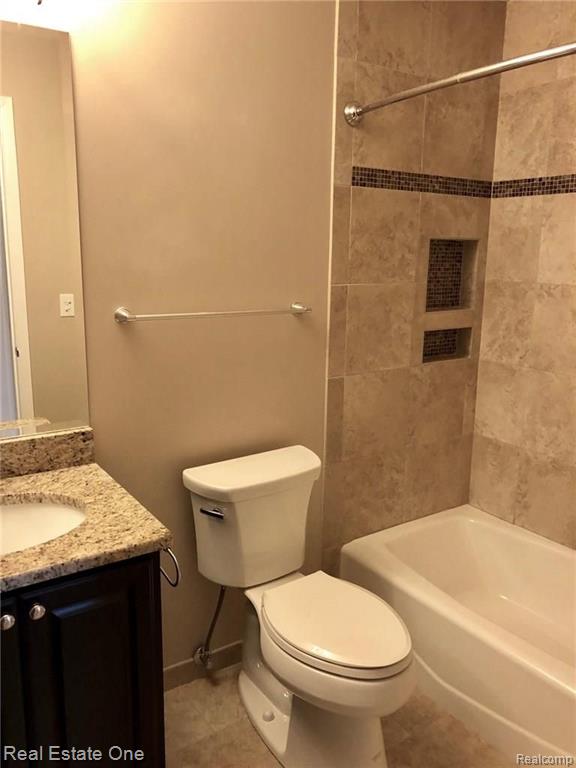 1195 Pine Ridge Court Rochester Hills, MI 48306 - Photo 7 of 10