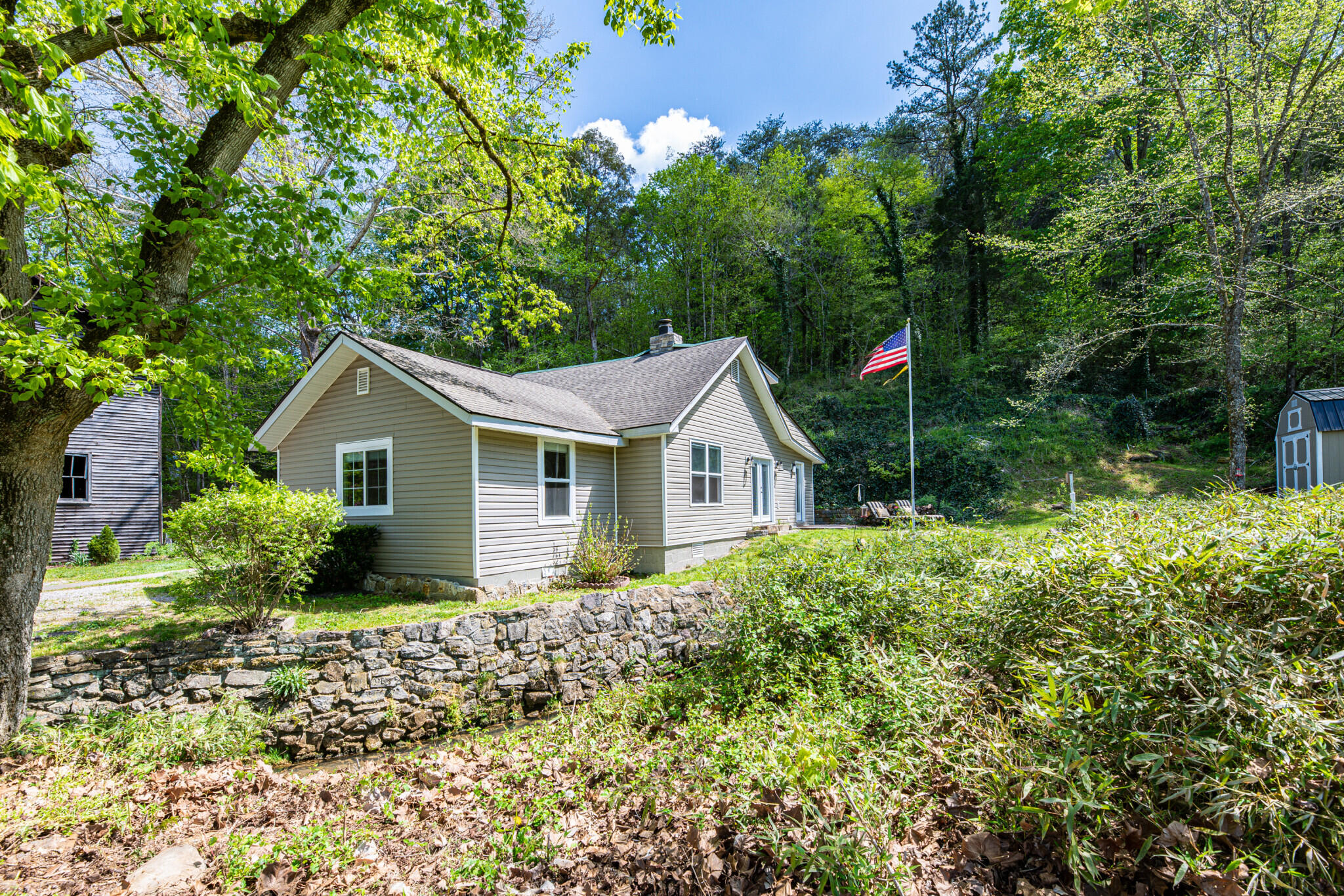 8922 Pedigo Road Powell, TN 37849 - Photo 1 of 30 1 16989-6088b3c94eaac
