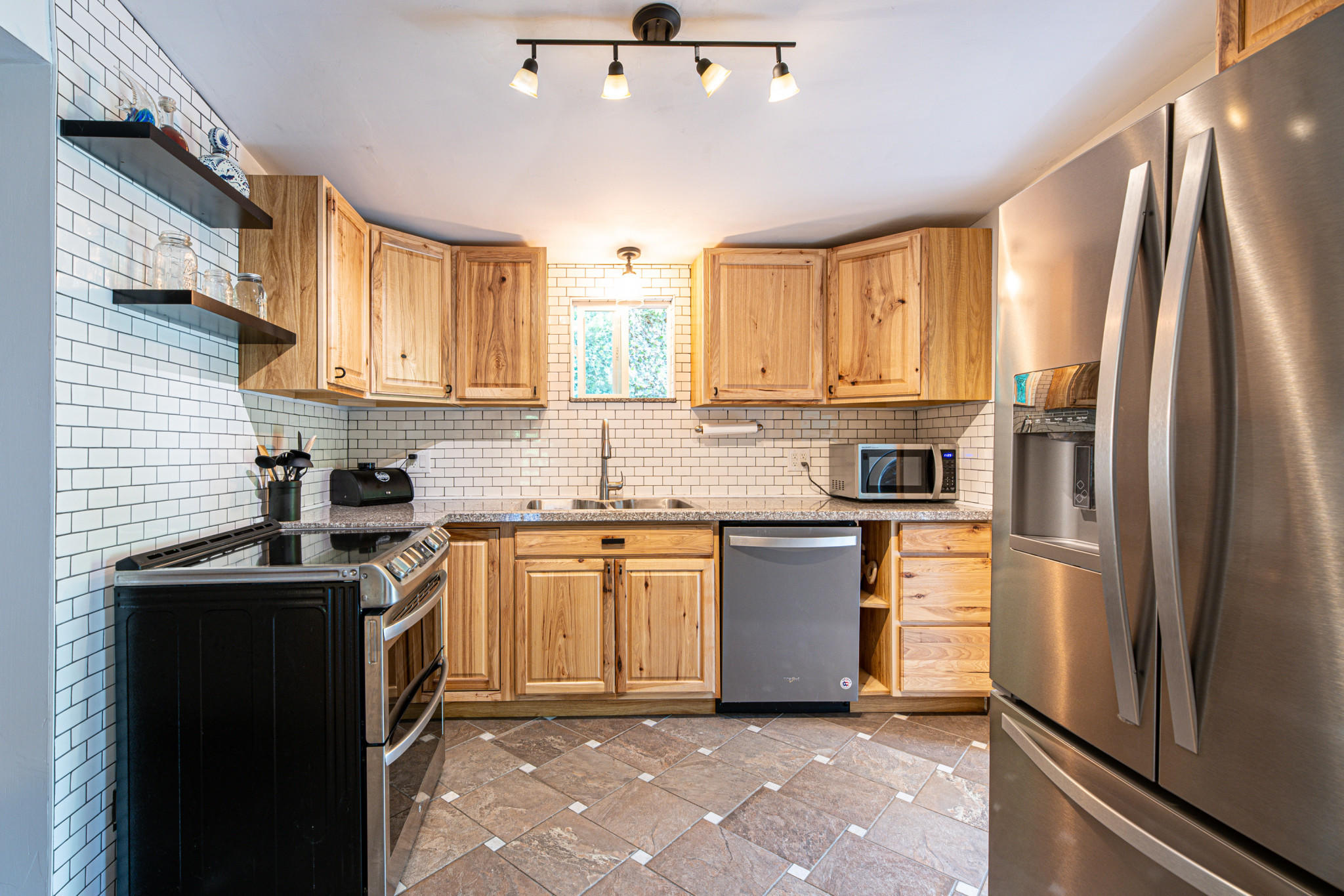 8922 Pedigo Road Powell, TN 37849 - Photo 12 of 30 12 16989-6088b227e4adb