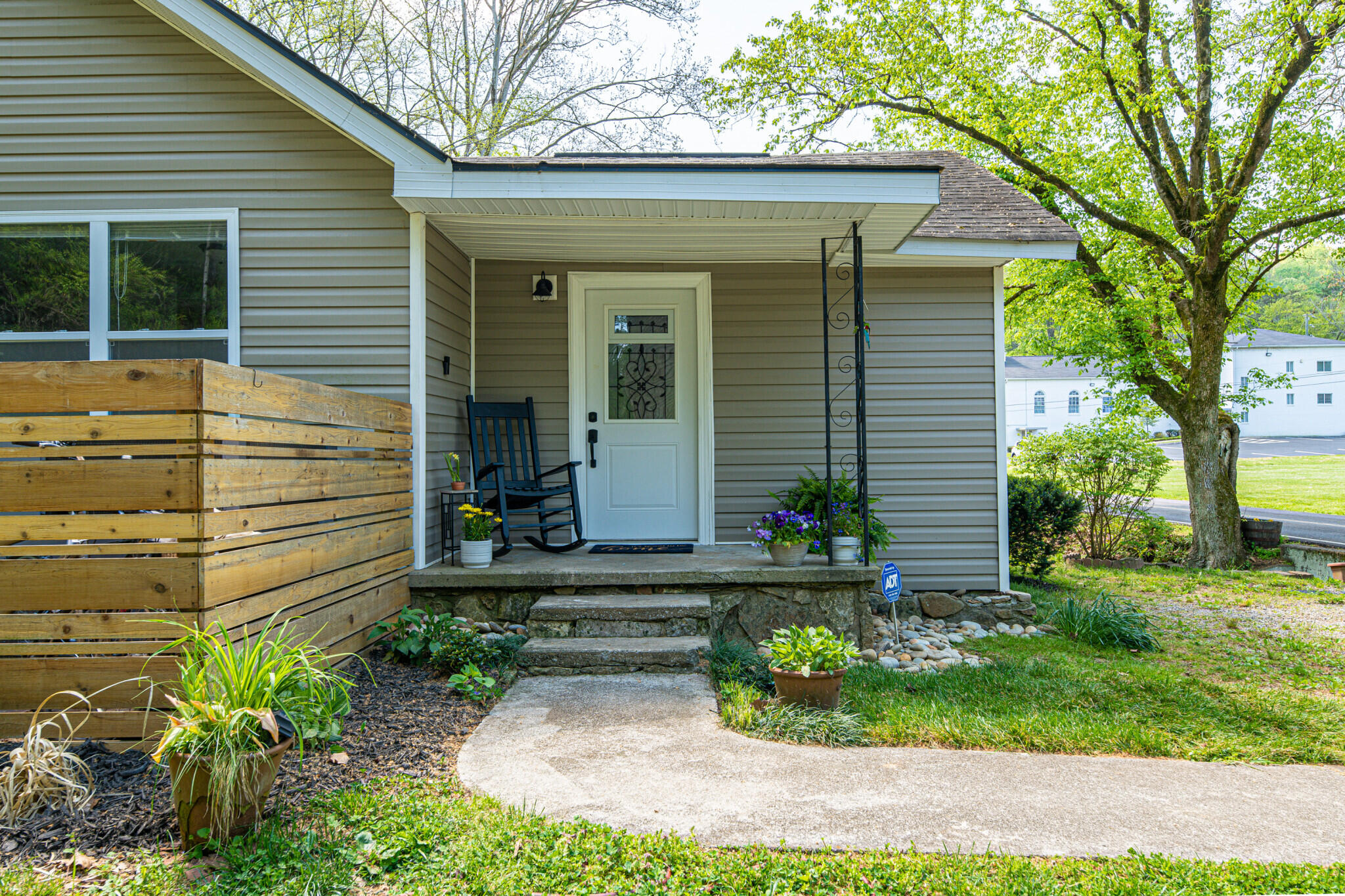 8922 Pedigo Road Powell, TN 37849 - Photo 3 of 30 3 16989-6088b18dcdb96