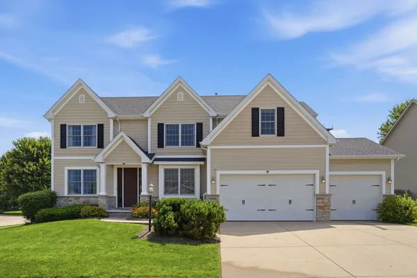 $674,900 | 4889 Allen Road, Bettendorf, IA 52722