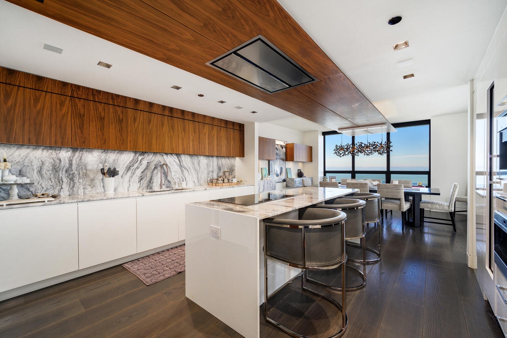 180 East Pearson Street, Unit 5804 Chicago, IL 60611 - Photo 14 of 36