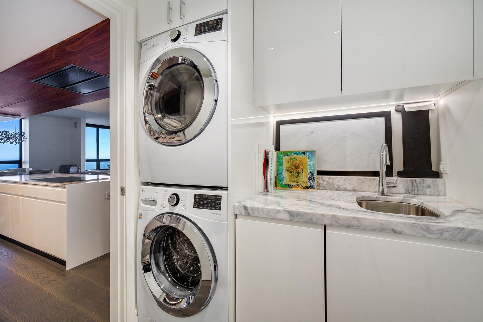 180 East Pearson Street, Unit 5804 Chicago, IL 60611 - Photo 28 of 36