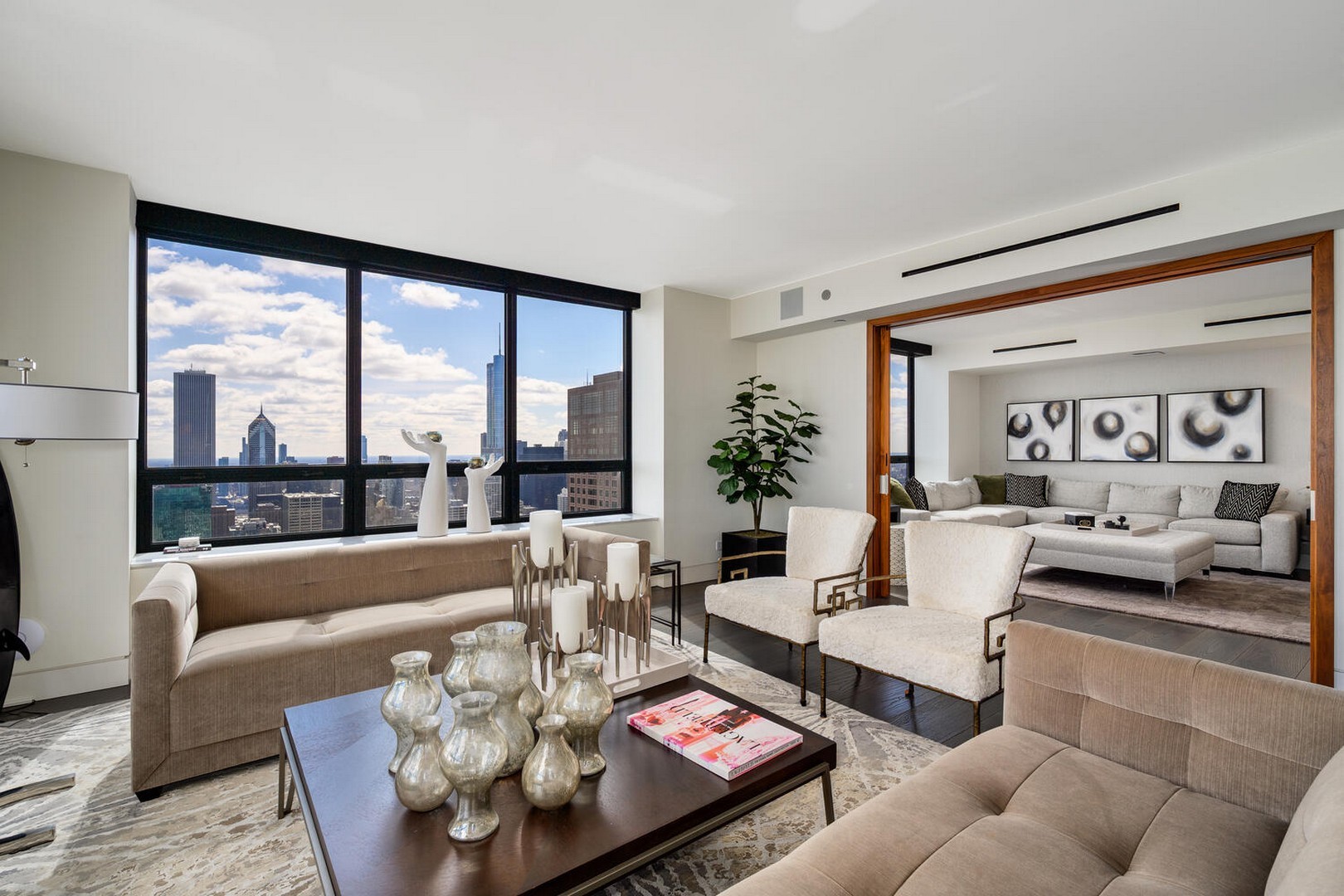 180 East Pearson Street, Unit 5804 Chicago, IL 60611 - Photo 7 of 36