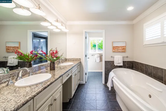 $2,495,000 | 1600 Shangri La Court, Lafayette, CA 94549