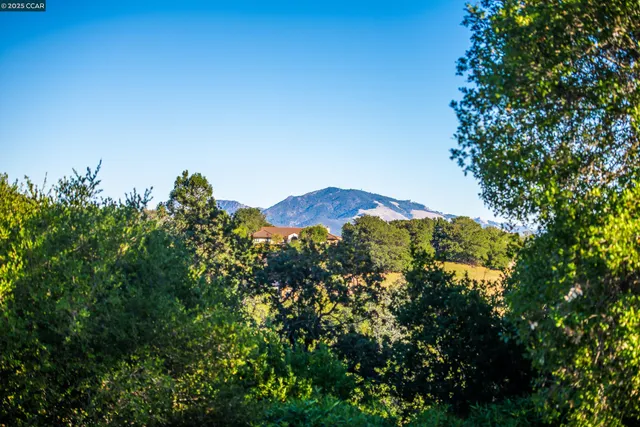 $2,495,000 | 1600 Shangri La Court, Lafayette, CA 94549