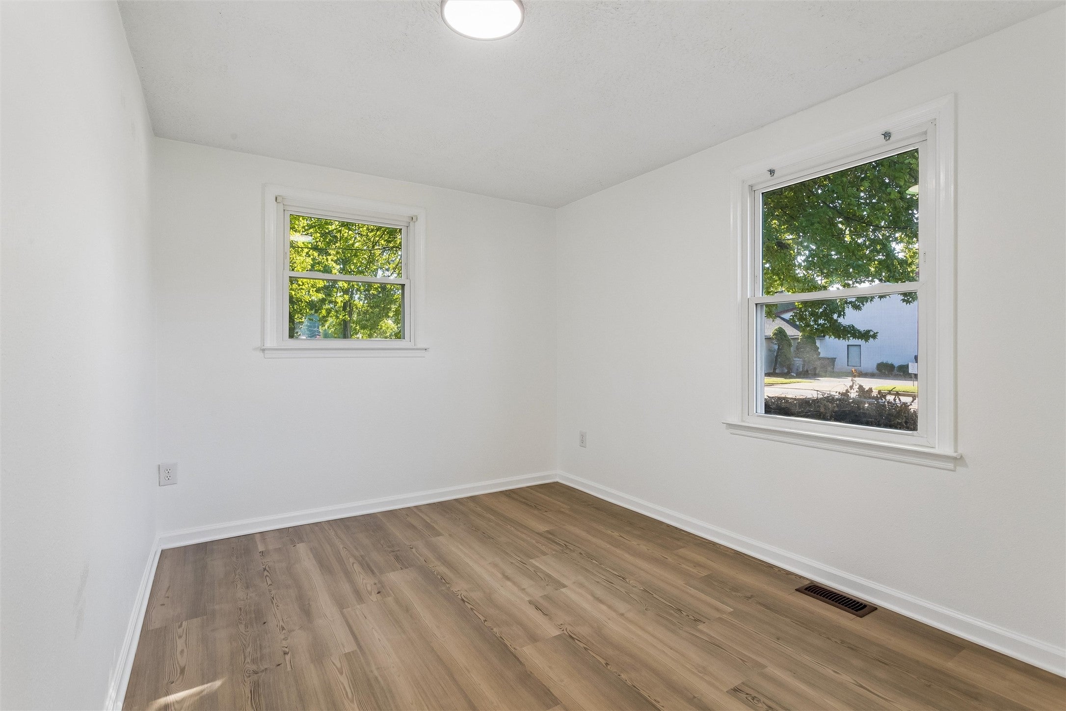 2403 Shell Road Hampton, VA 23661 - Photo 17 of 31 Gallery Image 17