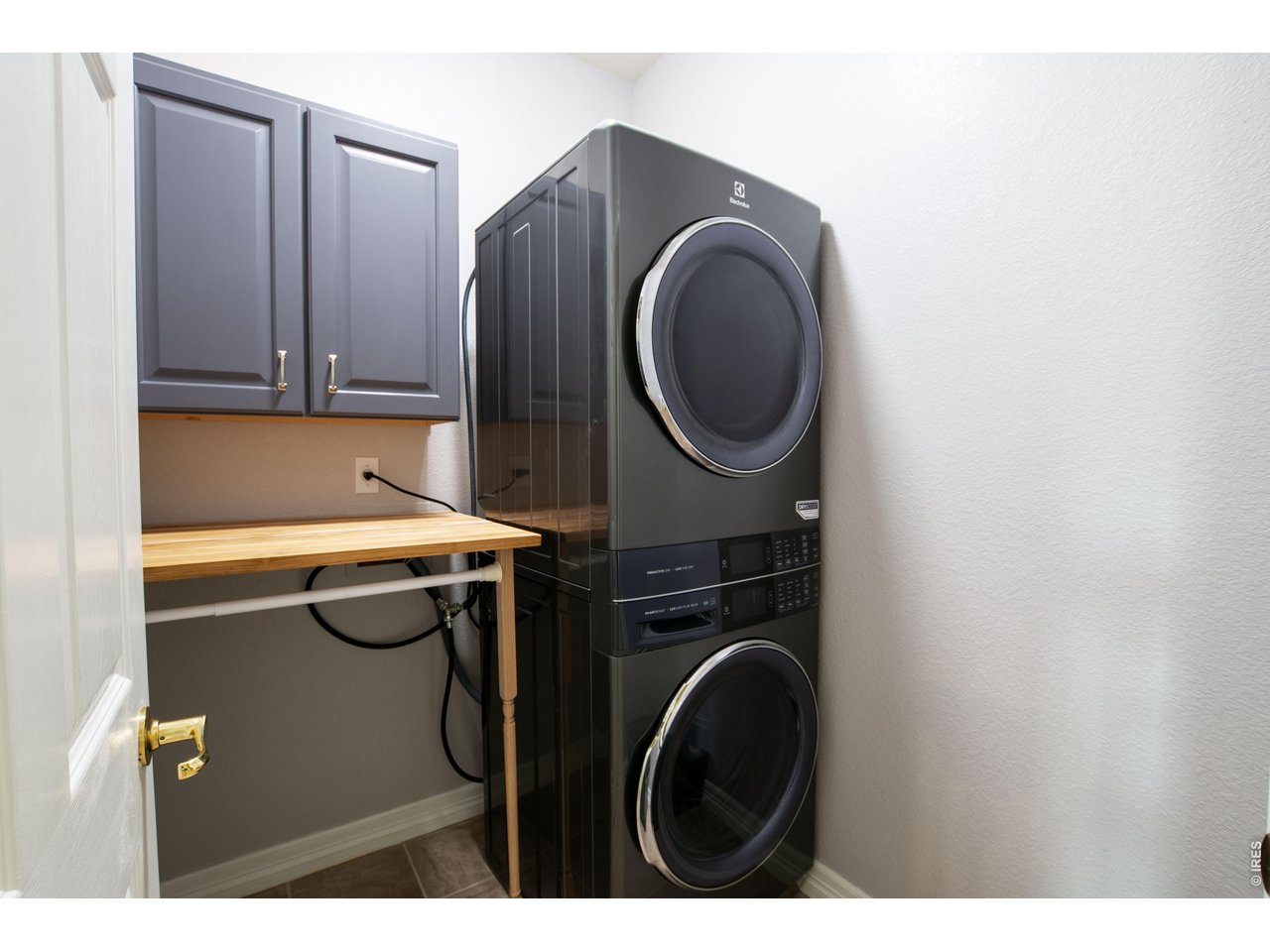 615 Americana Road Longmont, CO 80504 - Photo 22 of 47 Main floor laundry
