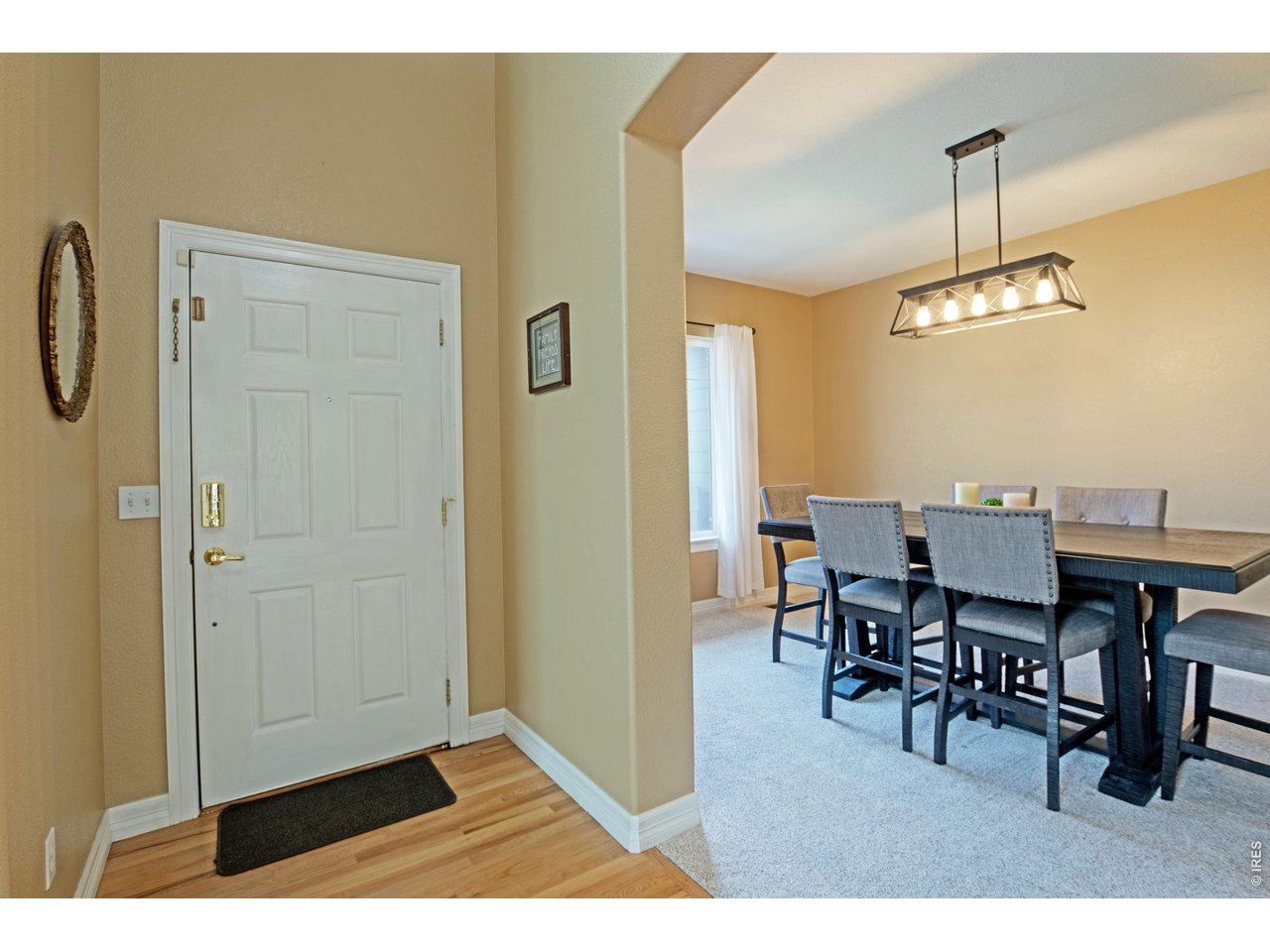 615 Americana Road Longmont, CO 80504 - Photo 4 of 47 Foyer