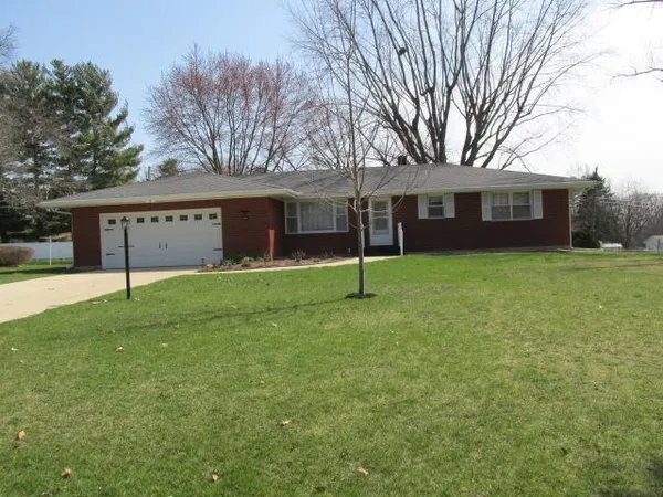 $250,000 | 2337 North Lynn Avenue, Freeport, IL 61032