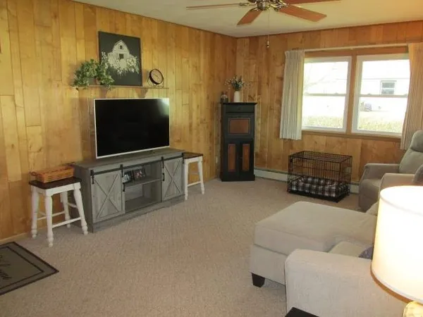 $240,000 | 2337 North Lynn Avenue, Freeport, IL 61032