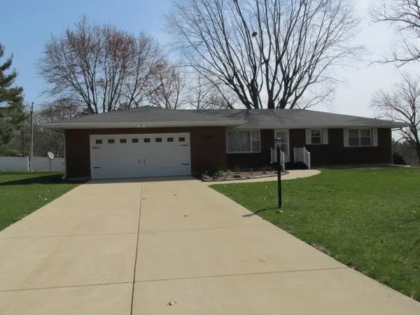 $240,000 | 2337 North Lynn Avenue, Freeport, IL 61032