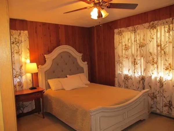 $240,000 | 2337 North Lynn Avenue, Freeport, IL 61032