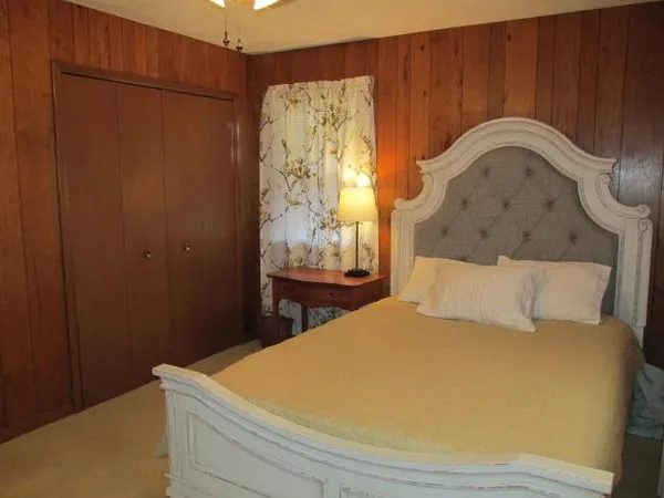 $240,000 | 2337 North Lynn Avenue, Freeport, IL 61032