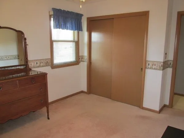 $240,000 | 2337 North Lynn Avenue, Freeport, IL 61032