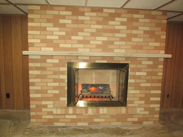 $240,000 | 2337 North Lynn Avenue, Freeport, IL 61032