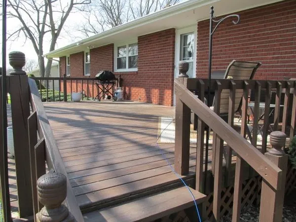 $240,000 | 2337 North Lynn Avenue, Freeport, IL 61032