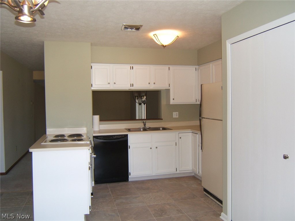 22532 Center Ridge Road, Unit J Rocky River, OH 44116 - Photo 15 of 21 Gallery Image 15