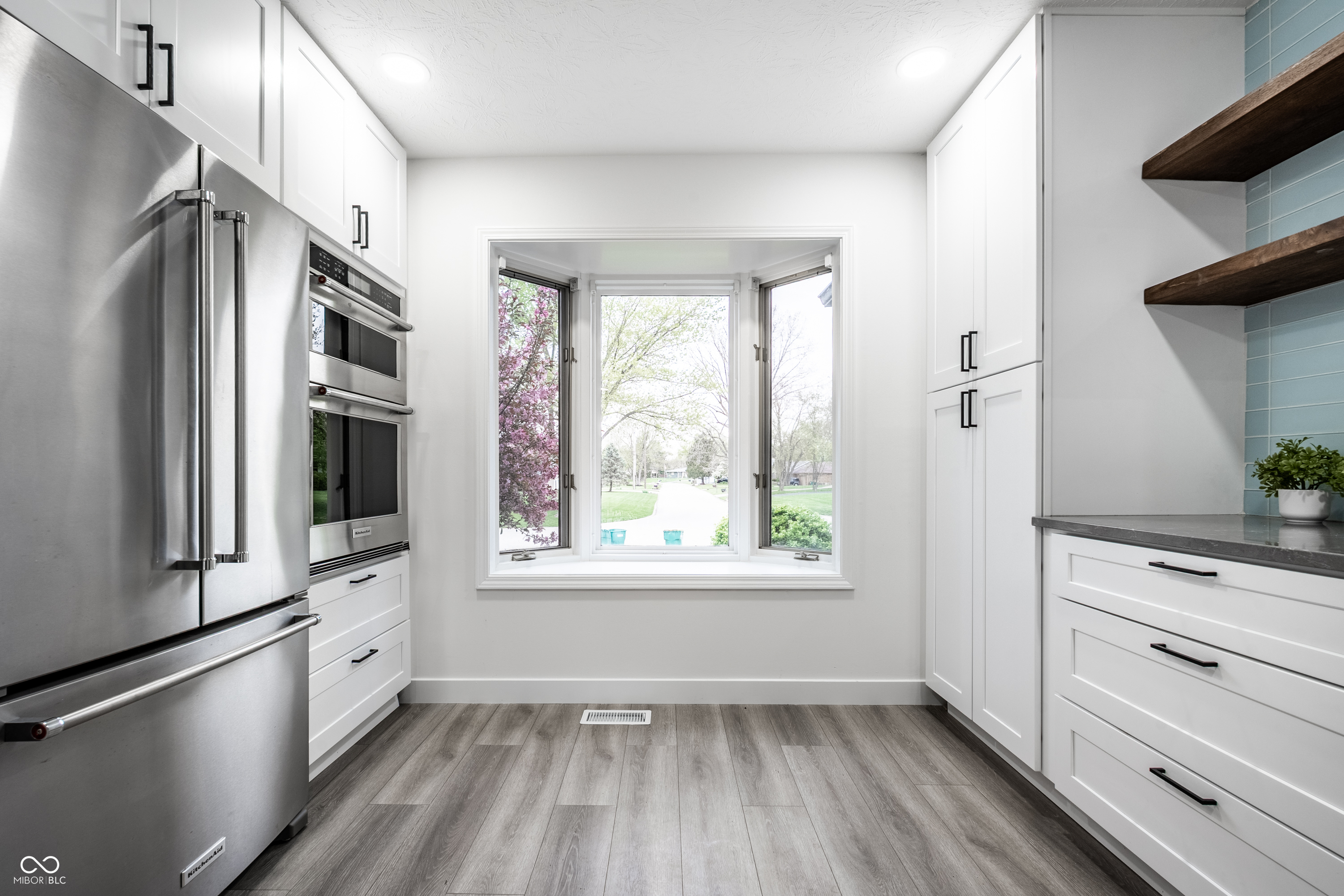 8425 Carthay Circle Fishers, IN 46038 - Photo 11 of 36