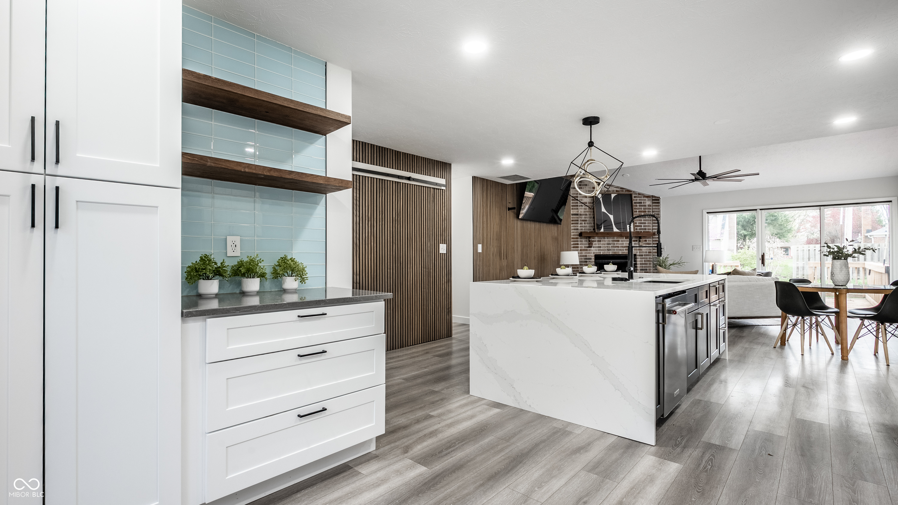 8425 Carthay Circle Fishers, IN 46038 - Photo 12 of 36