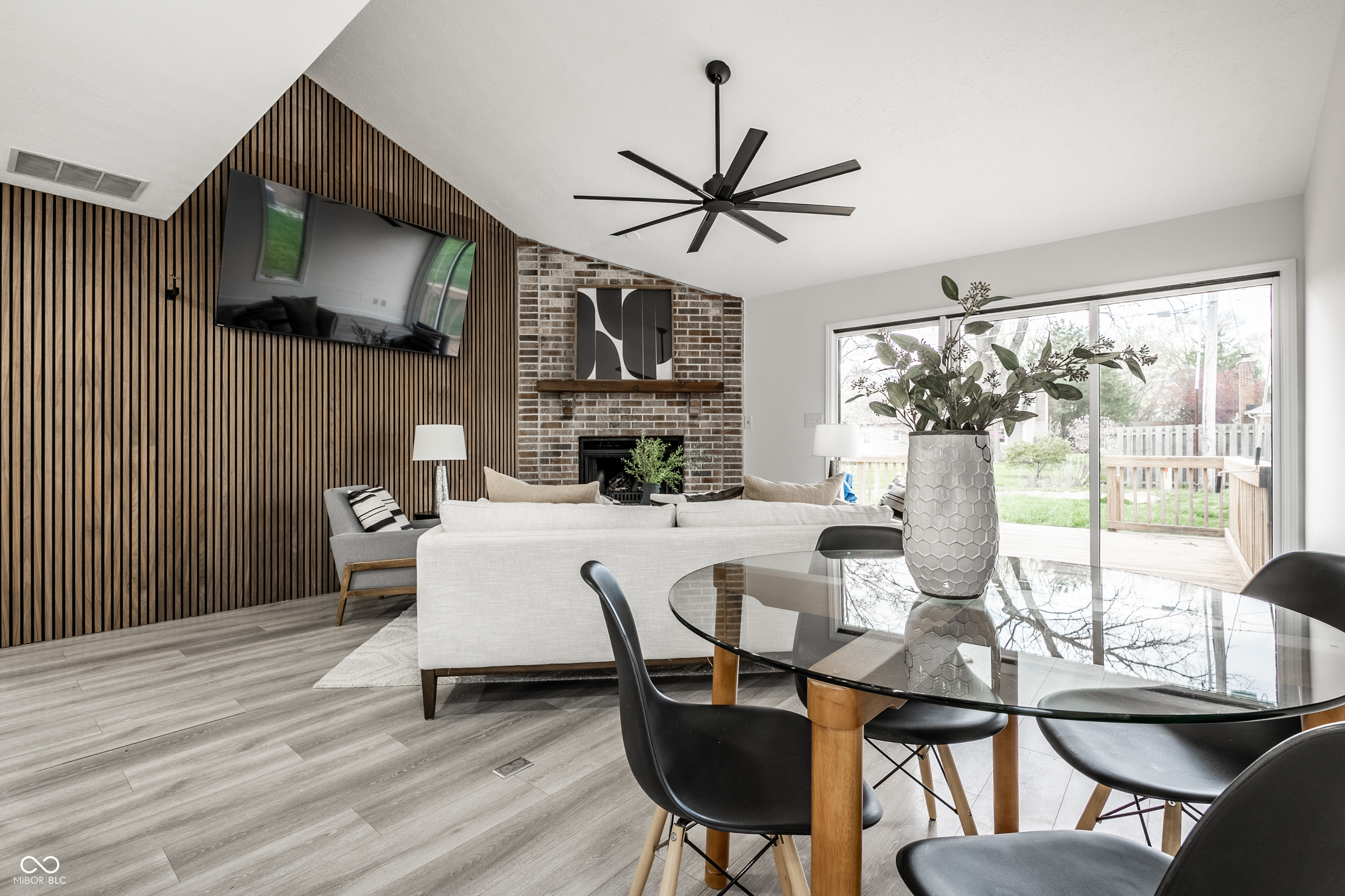 8425 Carthay Circle Fishers, IN 46038 - Photo 13 of 36