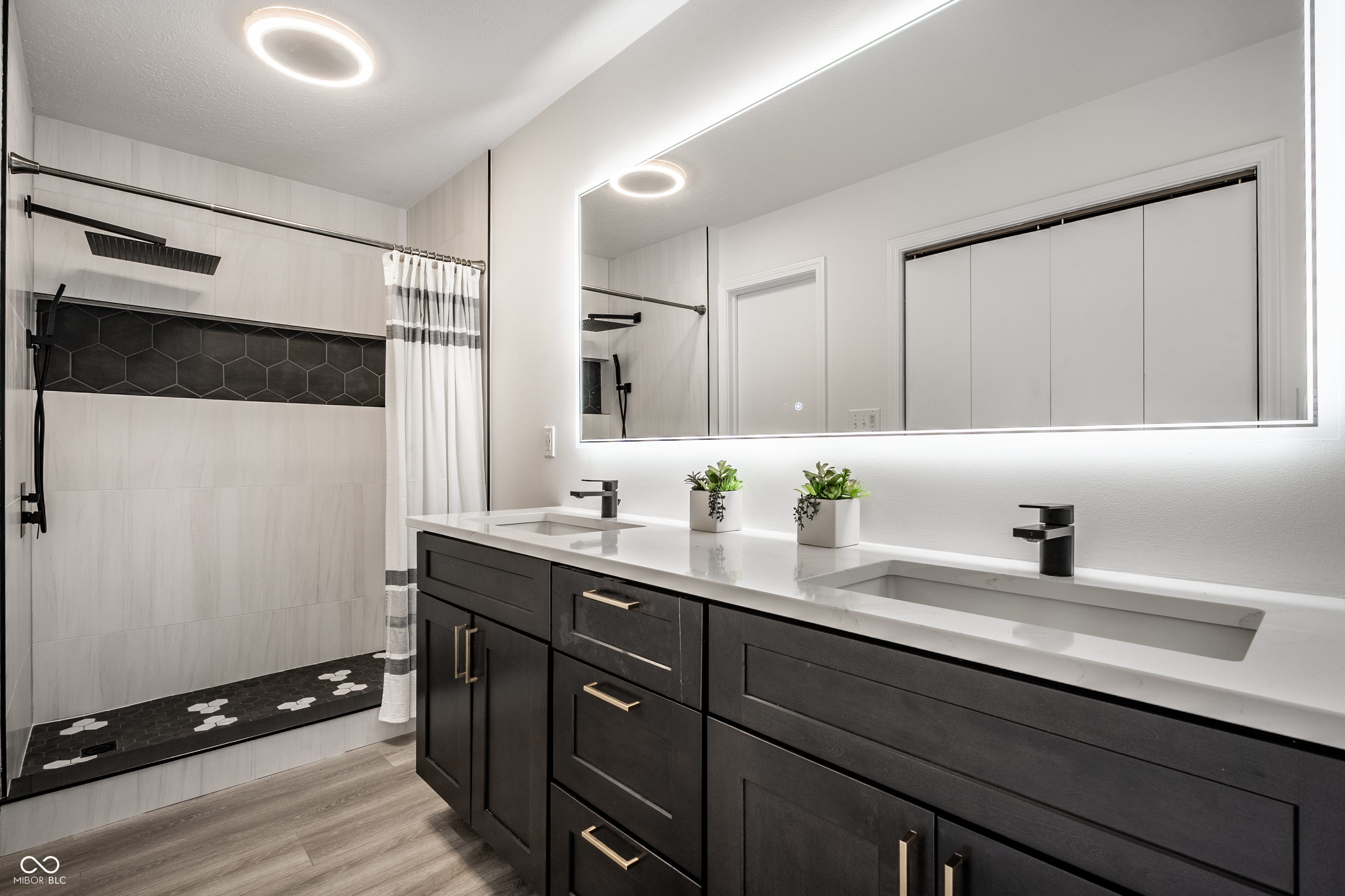 8425 Carthay Circle Fishers, IN 46038 - Photo 20 of 36