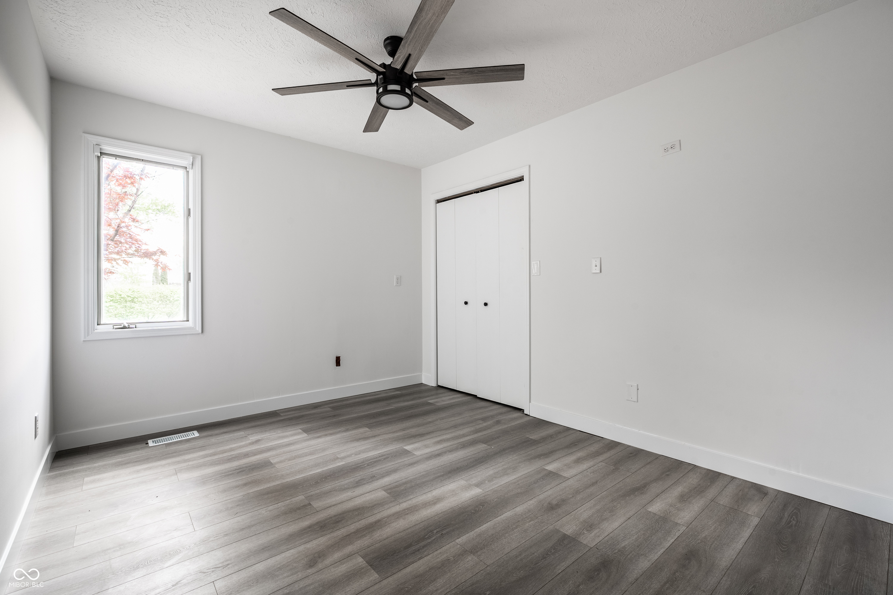 8425 Carthay Circle Fishers, IN 46038 - Photo 23 of 36