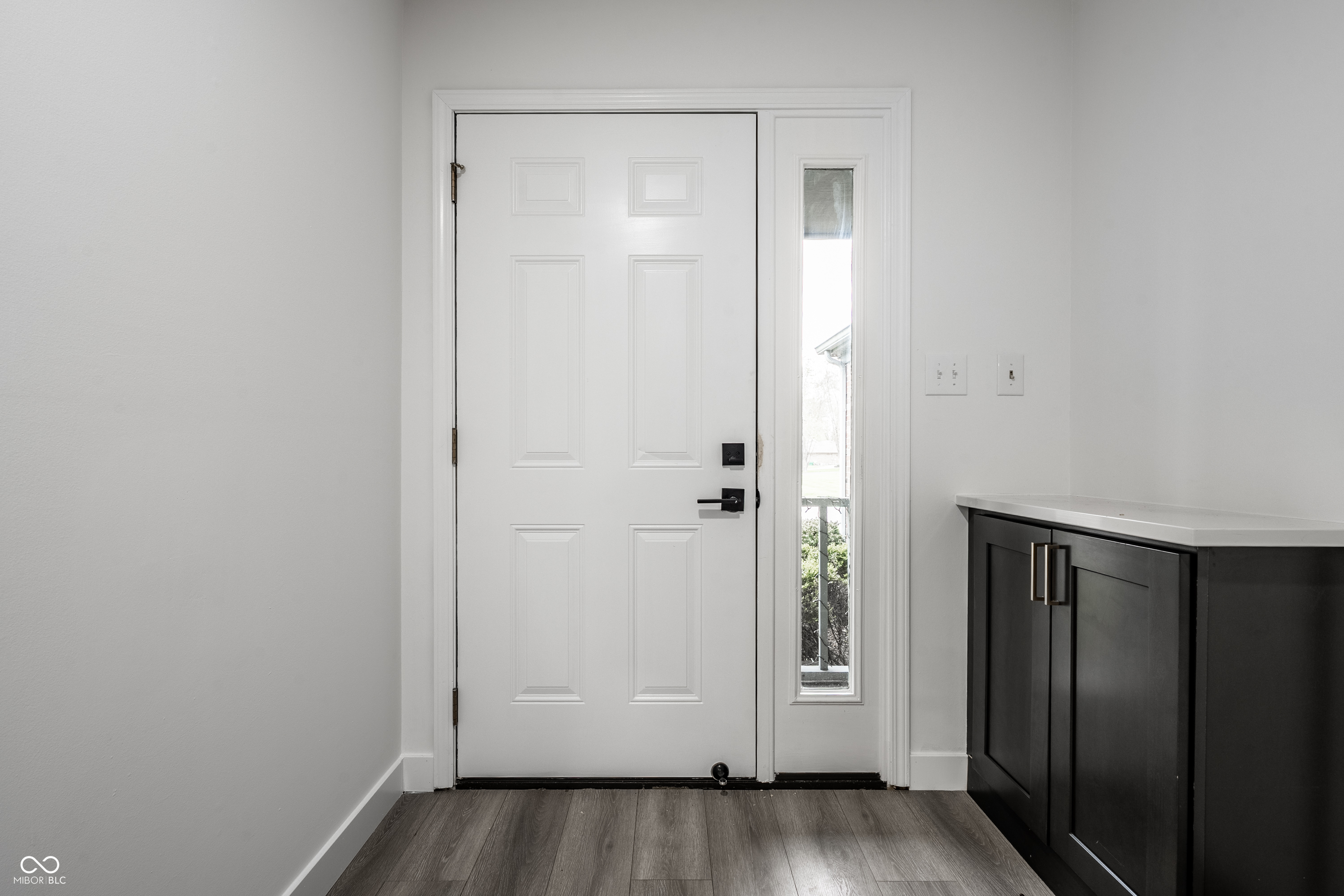 8425 Carthay Circle Fishers, IN 46038 - Photo 5 of 36