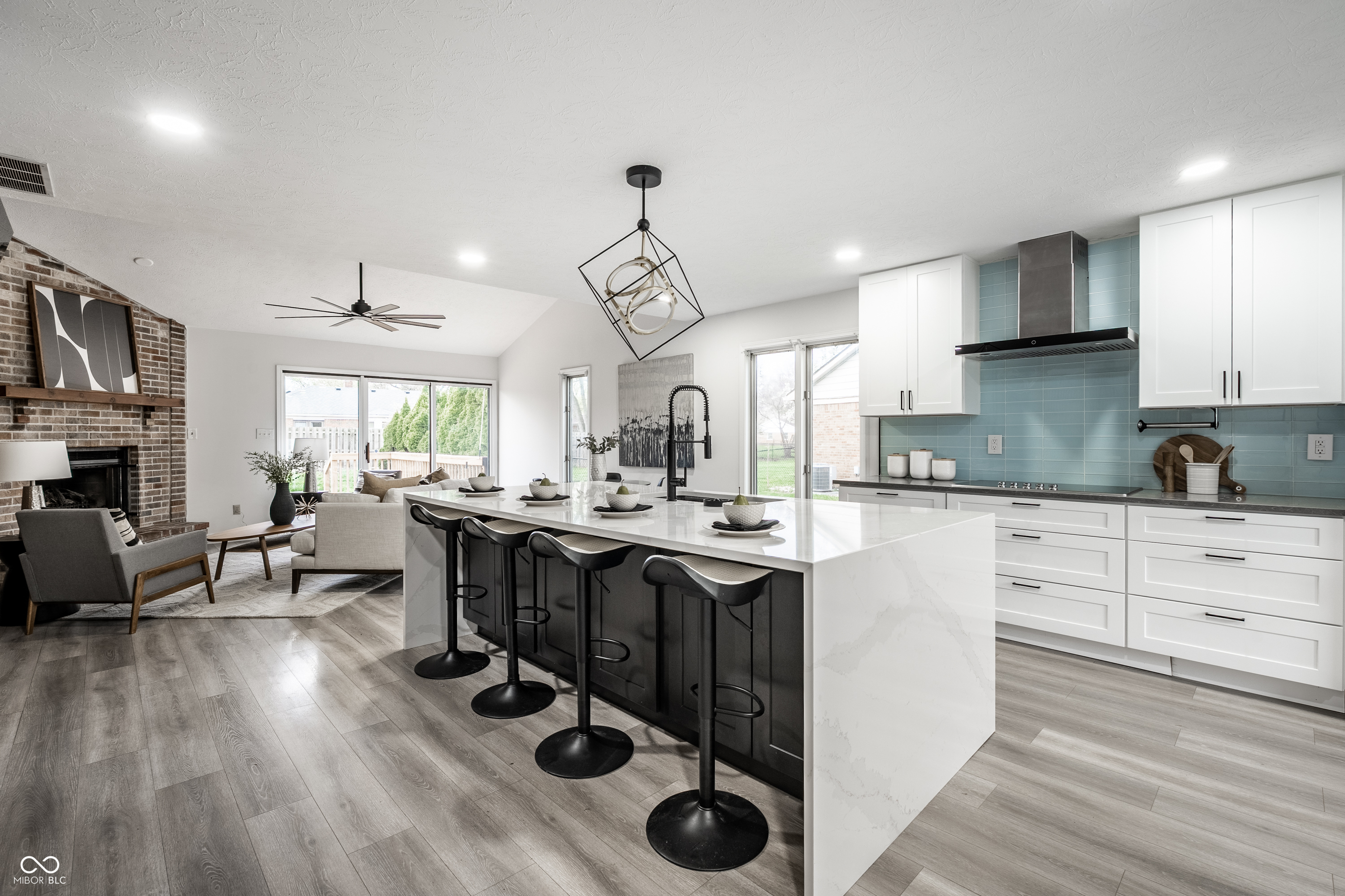 8425 Carthay Circle Fishers, IN 46038 - Photo 6 of 36