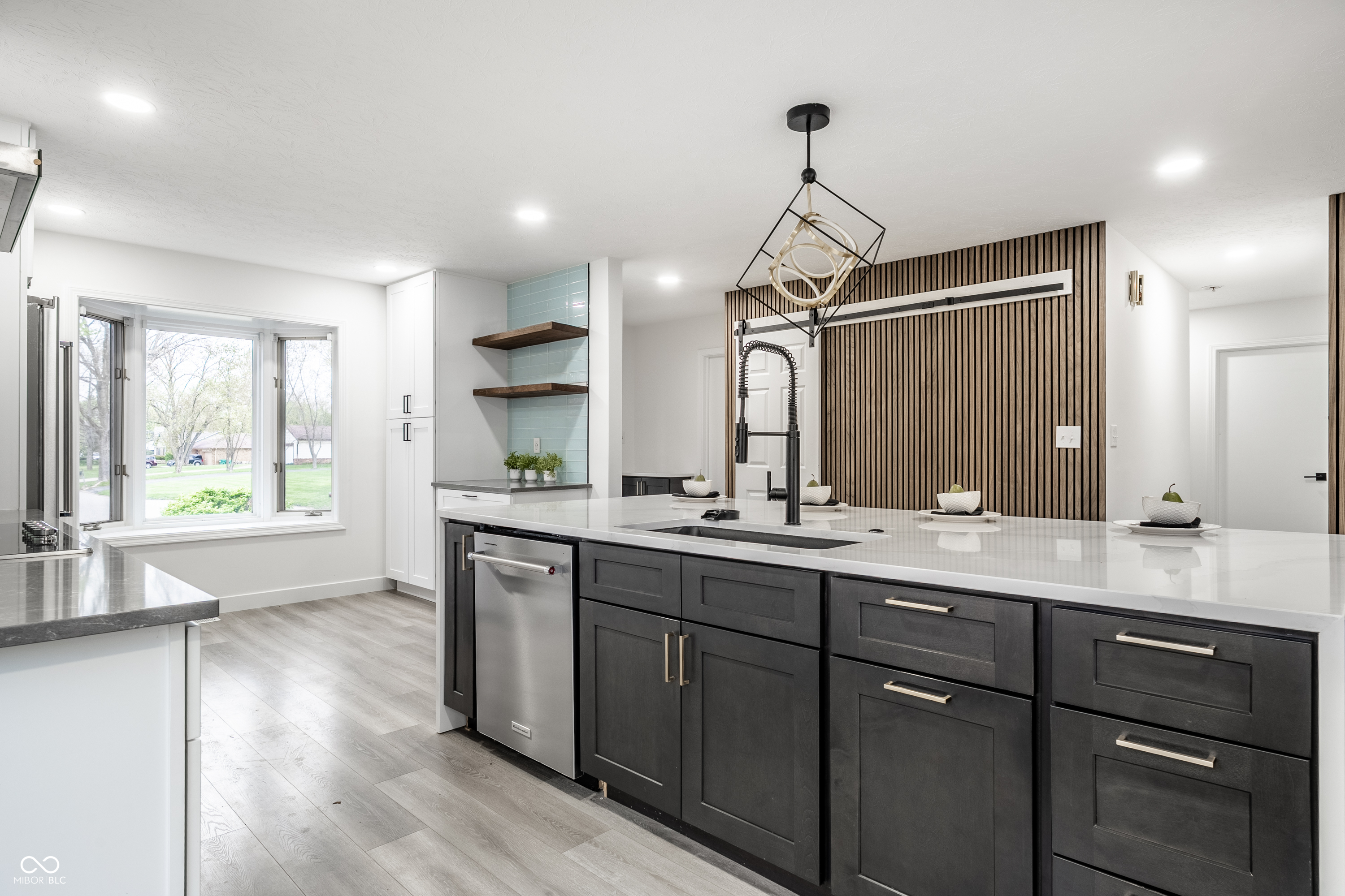 8425 Carthay Circle Fishers, IN 46038 - Photo 9 of 36