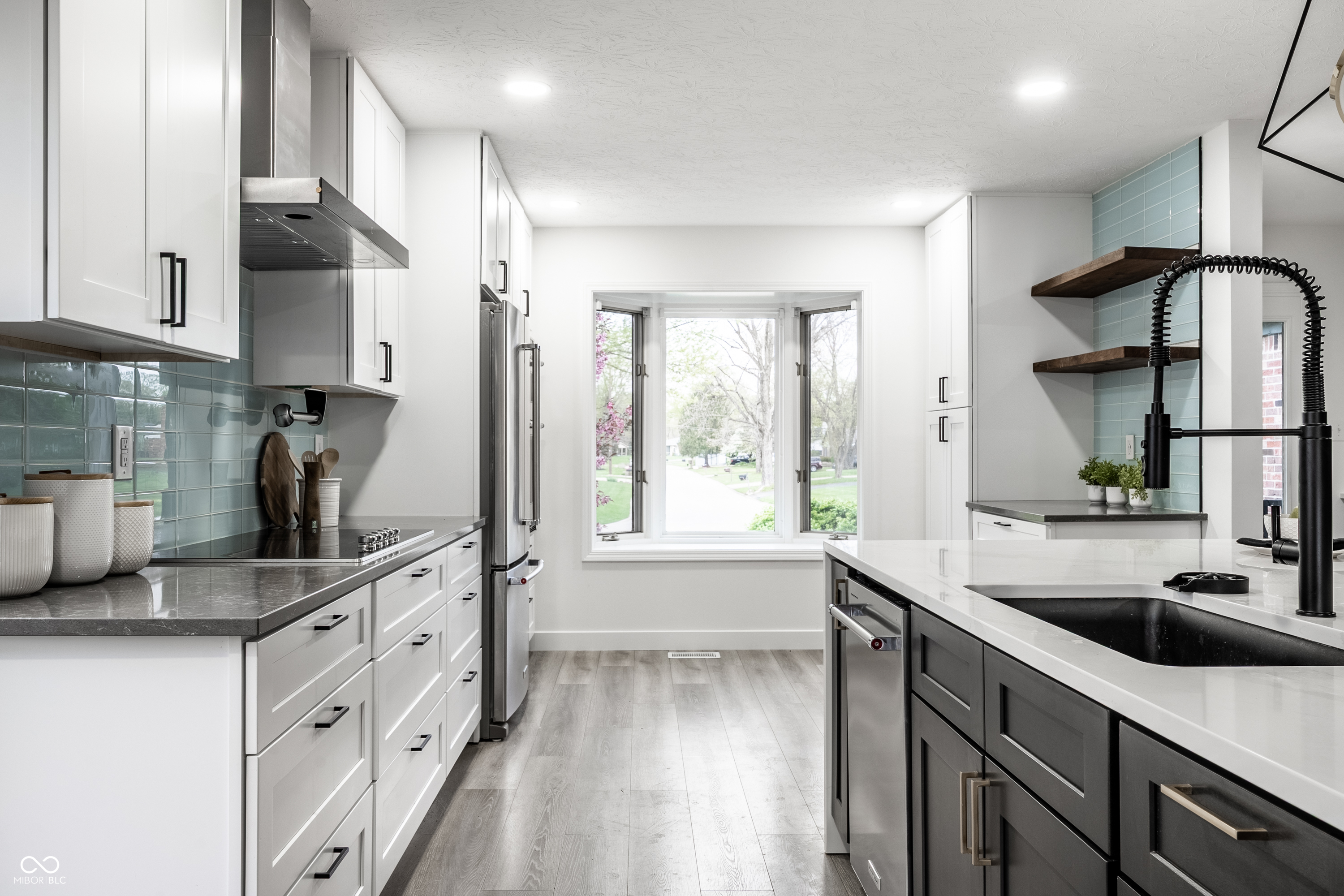 8425 Carthay Circle Fishers, IN 46038 - Photo 10 of 36