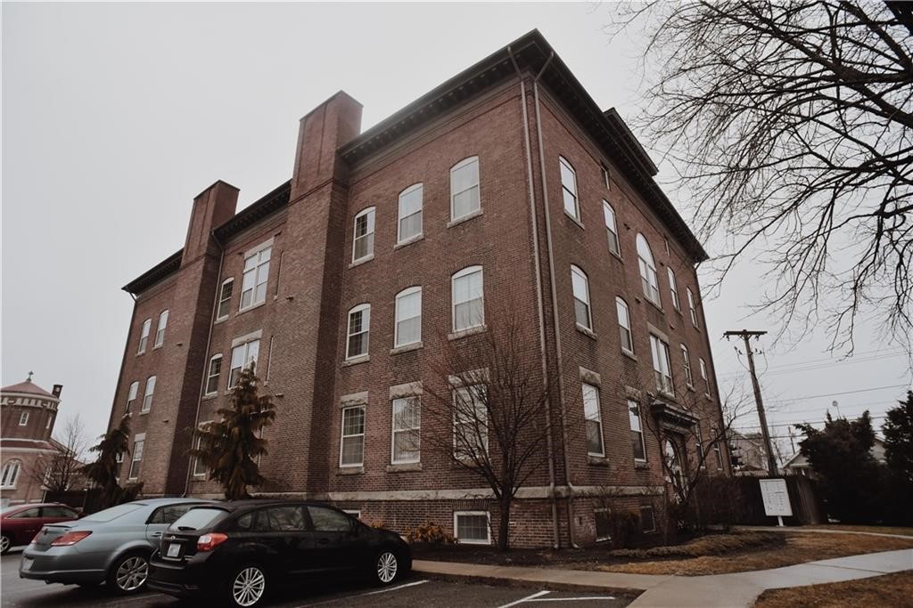 39 Webster Street, Unit 203 Pawtucket, RI 02860 - Photo 1 of 30 Gallery Image 1