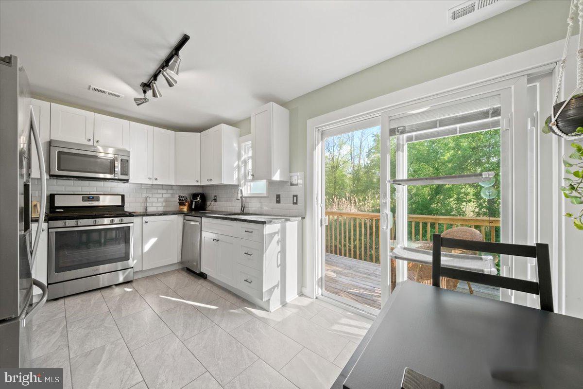 718 Rutland Court Sewell, NJ 08080 - Photo 8 of 28