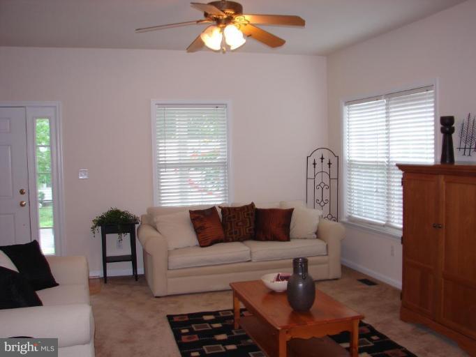3628 Edgemont Street Edgewater, MD 21037 - Photo 19 of 25 Family Room